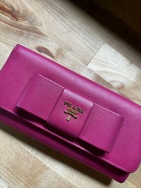 Prada Saffiano Bow Wallet Pink Leather Long Wallet Gold Logo Made in Italy